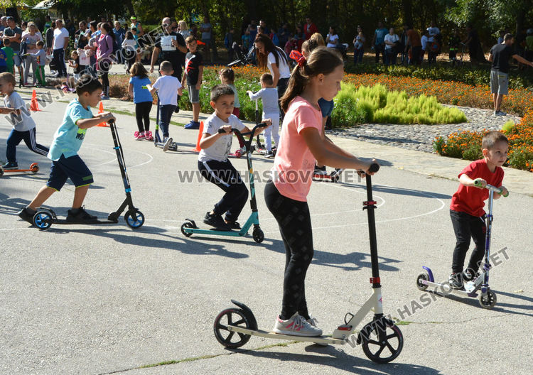 Близо 300 деца се включиха в първото състезание с тротинетки в Хасково