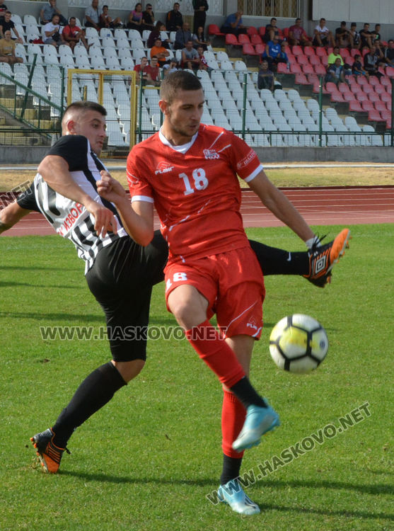ОФК „Хасково” с първа домакинска победа