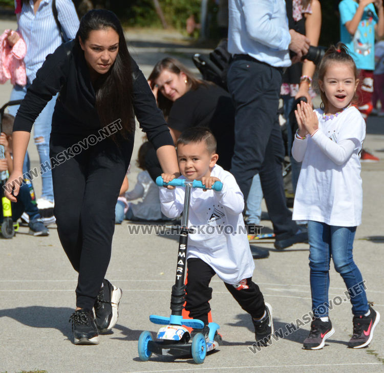 Близо 300 деца се включиха в първото състезание с тротинетки в Хасково