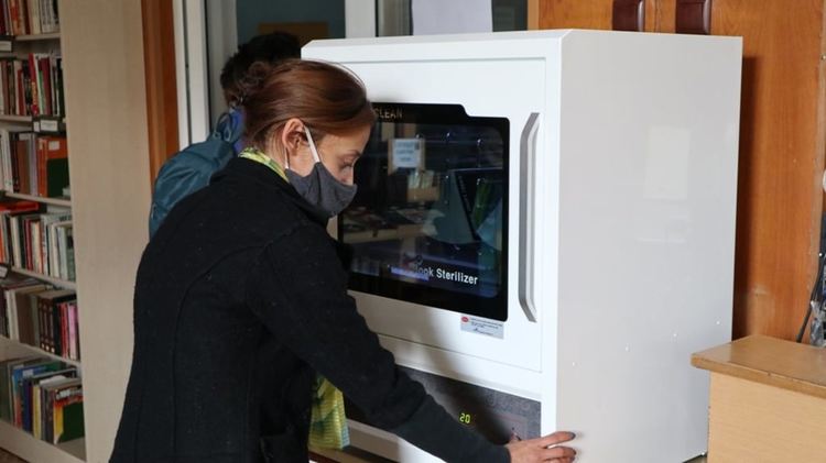 Хасковската библиотека получи стерилизатор за книги