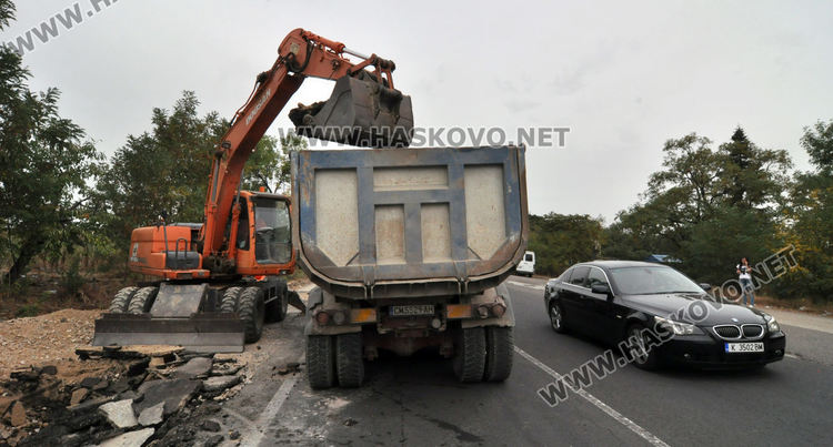 Разширяват пътя край Хасково, на разклона за Войводово