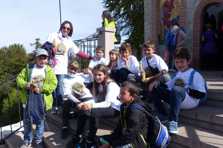 С водосвет на Кръстова гора започна новата духовна година на Неделното училище в Устово