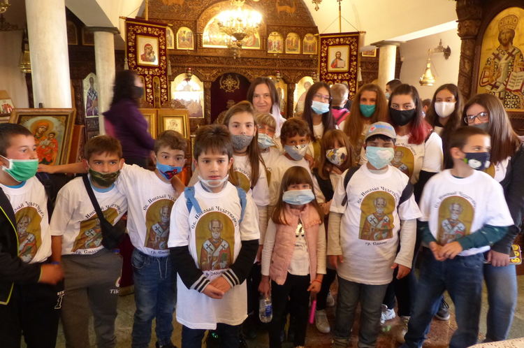 С водосвет на Кръстова гора започна новата духовна година на Неделното училище в Устово