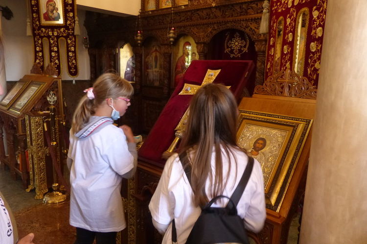 С водосвет на Кръстова гора започна новата духовна година на Неделното училище в Устово