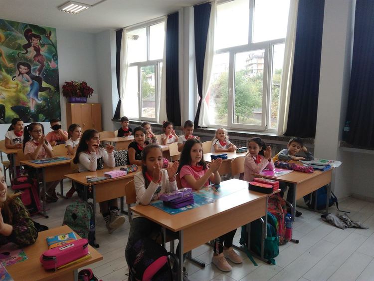 „Непослушковци“-те научиха славейковци на добрина