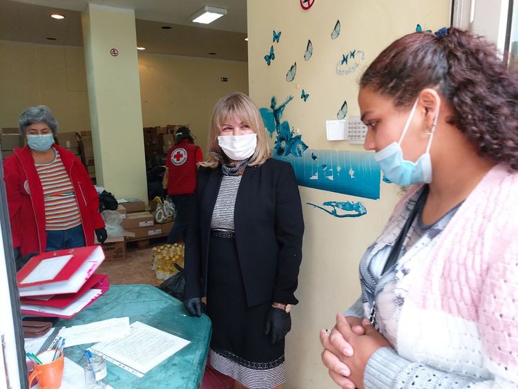 Леман Али даде символичен старт на кампанията за раздаване на хранителни пакети в Кърджалийско