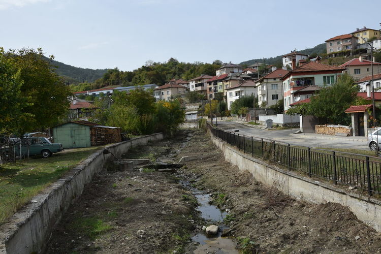 Почистват  коритата на река Ардинска и Коджа дере