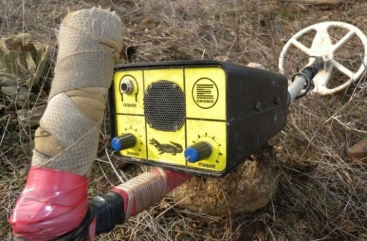 Заловиха оборудвани с техника иманяри при с.Пъдарци