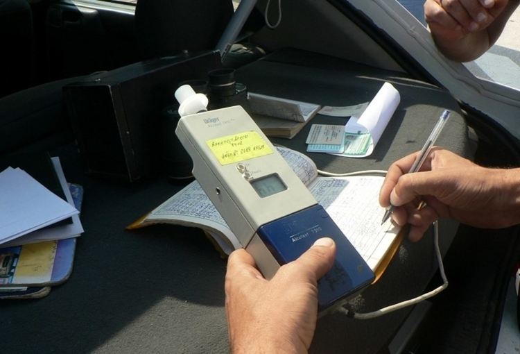 Трима пияни за денонощие хвана полицията , единият катастрофира при Седловина