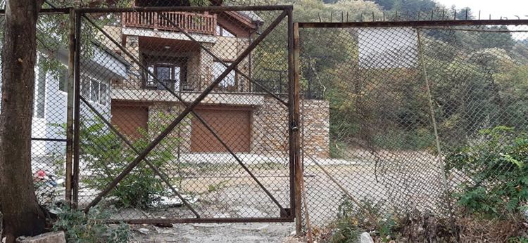 Община Асеновград предложи два варианта за запазване целостта на помощното спортно игрище