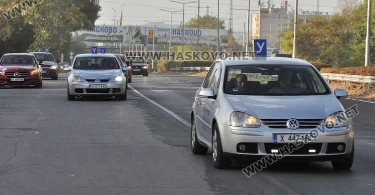 Автоинструктори от Хасково и Кърджали тръгнаха към София на протест