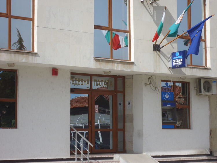 Година условна присъда за пастир, отхапал ухо на съгражданин