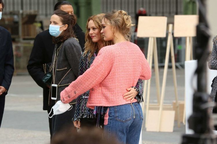 Шоуто на Chanel в Париж (видео)