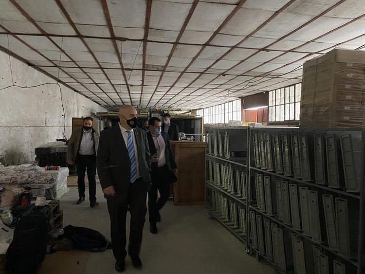 Разкриха нелегална фабрика за производство на цигари в Пловдивско