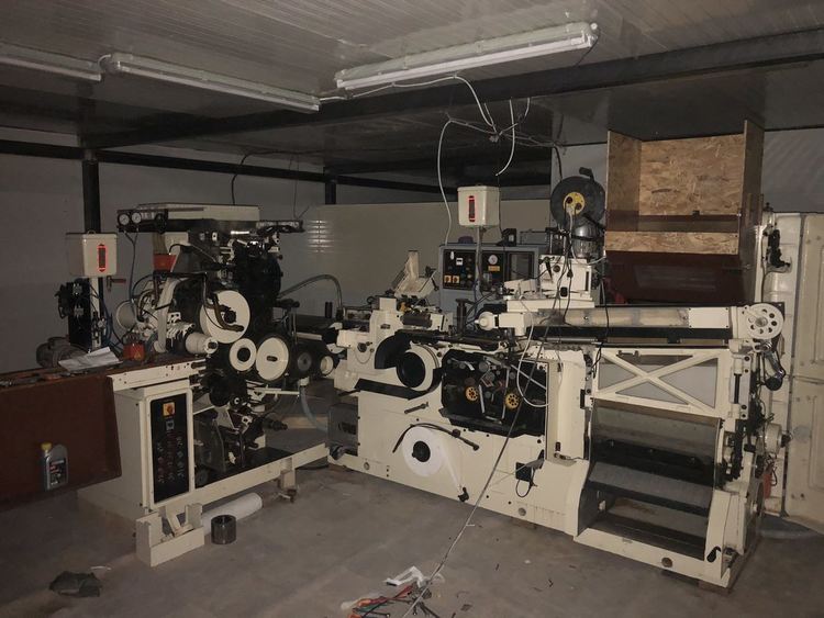 Разкриха нелегална фабрика за производство на цигари в Пловдивско