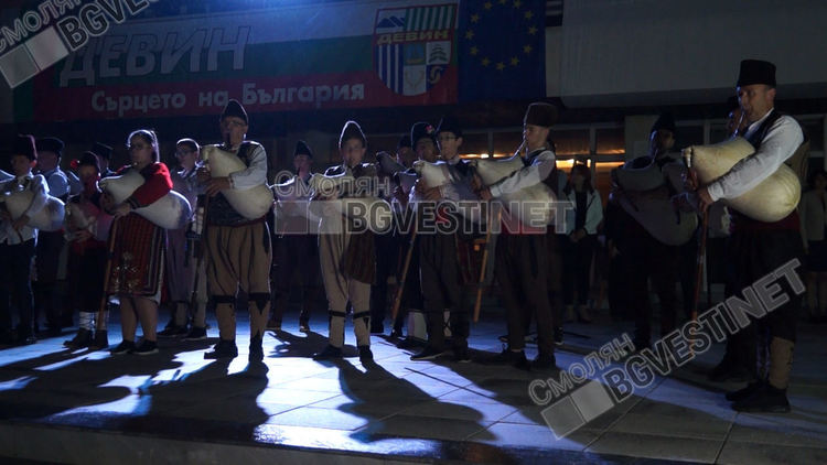 Президентът Румен Радев уважи празника на Девин, призова за обединение пред всяка достойна кауза