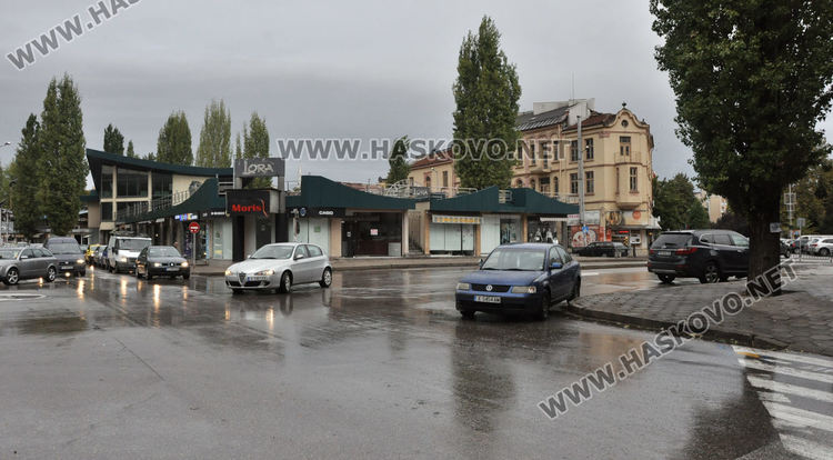 Мъж пострада при катастрофа между Фолксваген и Хюндай до Първа поликлиника