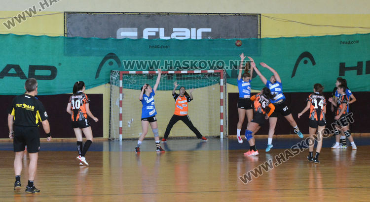 Девойките на „Бъки“ с победа над хандбалния тим на Хасково в зала „ Спартак“