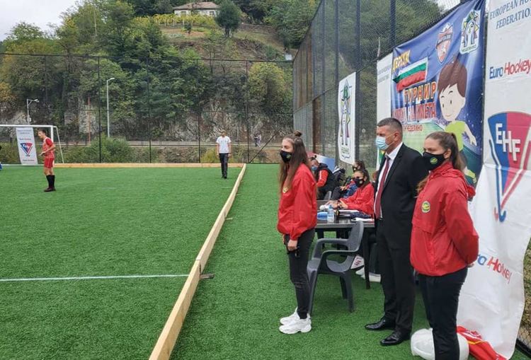 Неделино е домакин на държавното първенство по хокей на трева