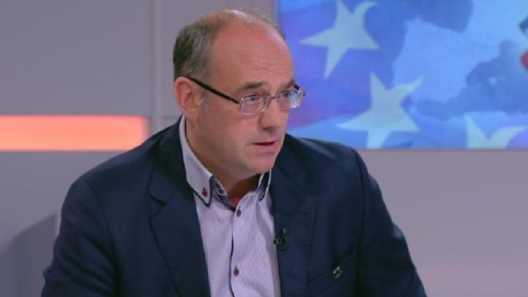 Атанас Семов: У нас се води борба кой да управлява корупцията