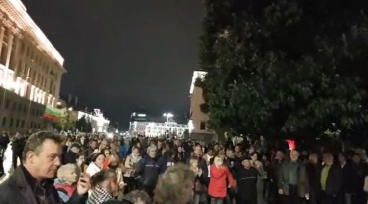 Ден 93: Велико народно въстание на 16 октомври