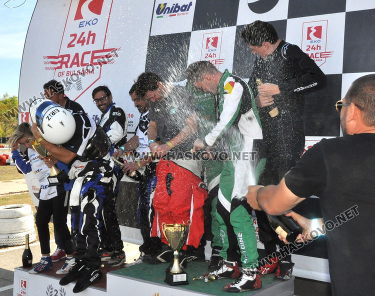 &bdquo;Звездният тим&ldquo; стъпи на почетната стълбицата на 24-часовия картинг маратон