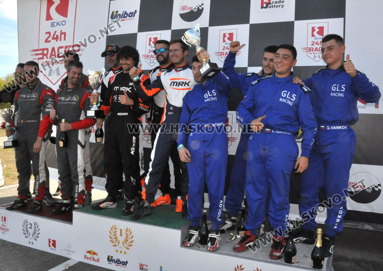 &bdquo;Звездният тим&ldquo; стъпи на почетната стълбицата на 24-часовия картинг маратон