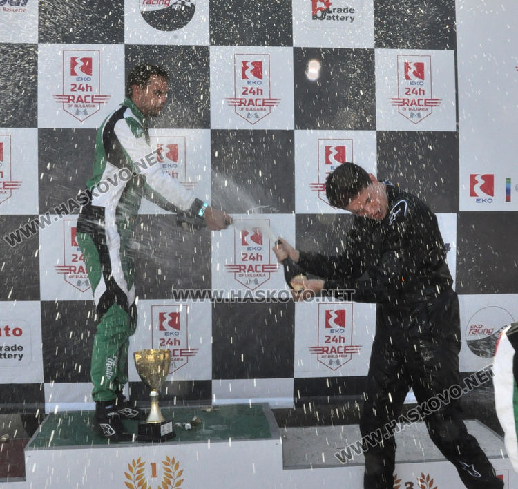 &bdquo;Звездният тим&ldquo; стъпи на почетната стълбицата на 24-часовия картинг маратон