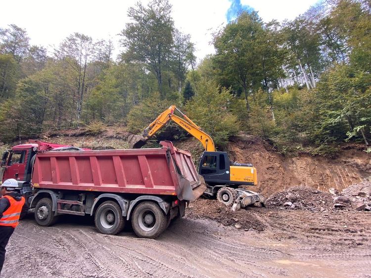 Премиерът Борисов инспектира ударното строителство на пътища в Родопите