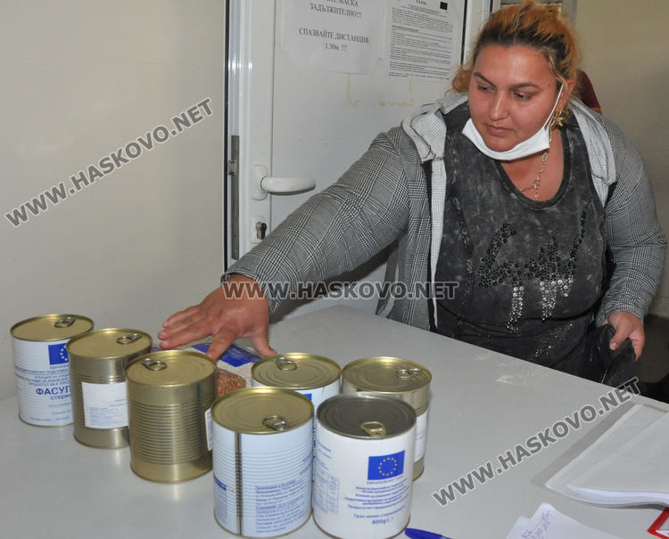 Хасковлии извиха опашка за помощи от БЧК пред пункта в „Република“