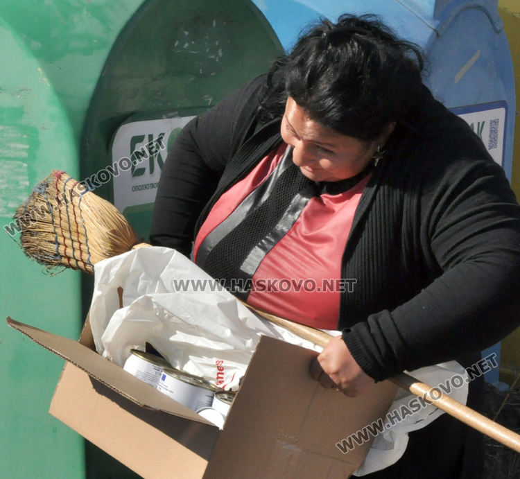 Хасковлии извиха опашка за помощи от БЧК пред пункта в „Република“