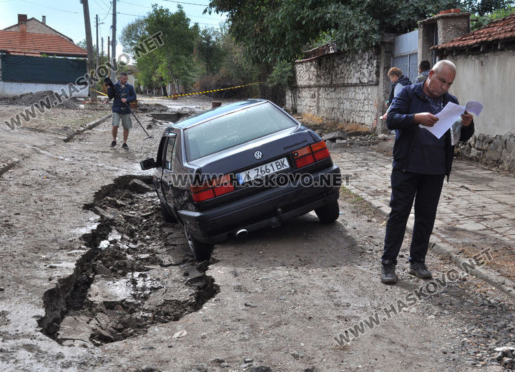Кола пропадна в дупка в "Болярово" 
