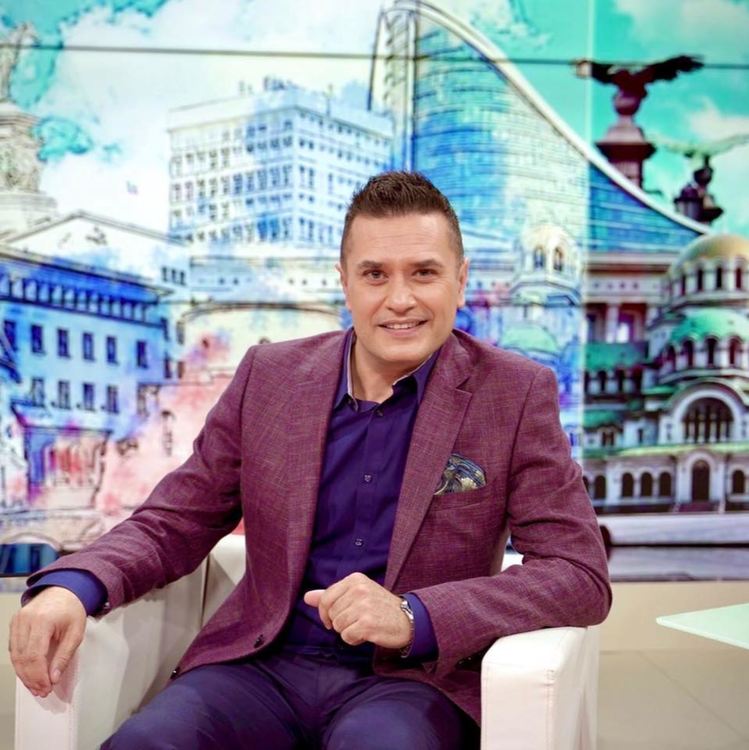Водещият на БНТ Георги Любенов е с коронавирус, доц. Мангъров сред скорошните му контакти