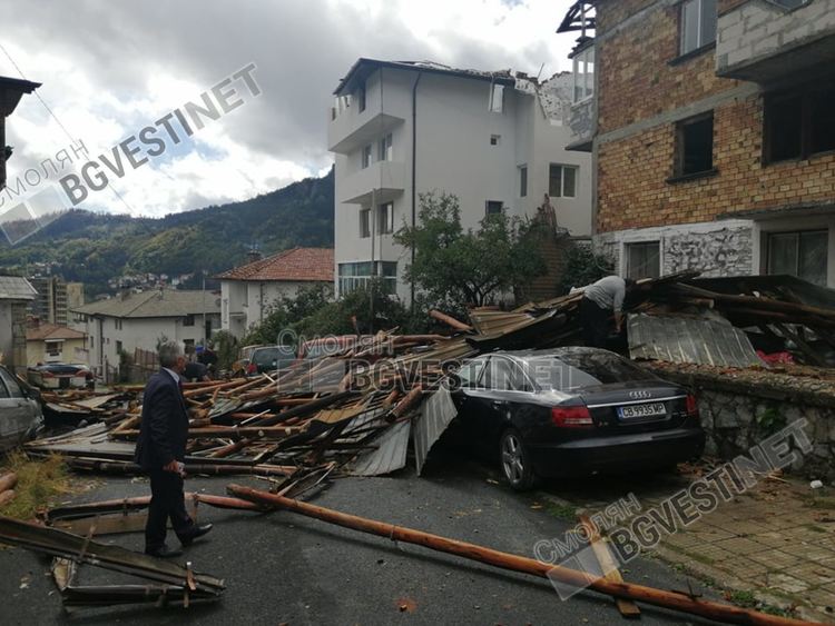 Семейство Кънчеви: Цял живот работихме за тази къща, вятърът я опустуши за минути / виж галерия от снимки/