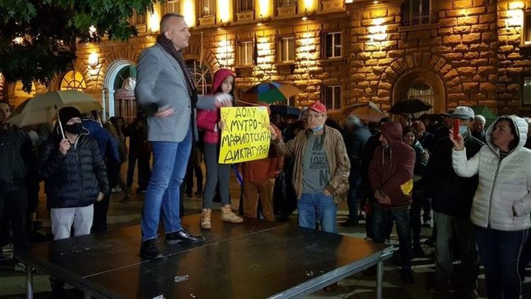 Ден 97: Евродепутати се включват в петото Велико народно въстание