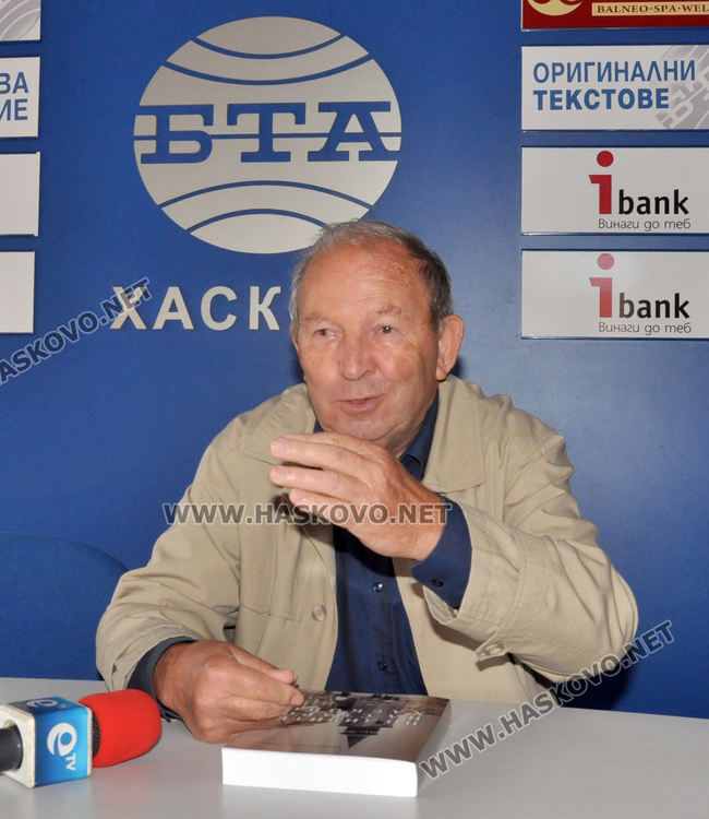 Георги Граматиков представи книгата си &bdquo;По дирите на старо Хасково&ldquo;