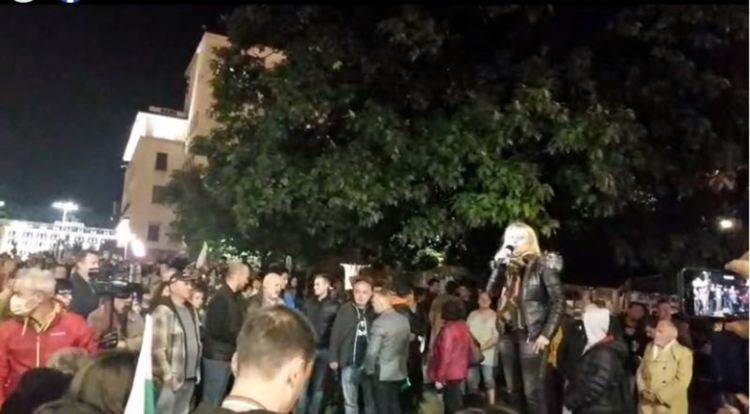 Ден 99: Тръгнат ли студентите, с мутрите е свършено (видео)