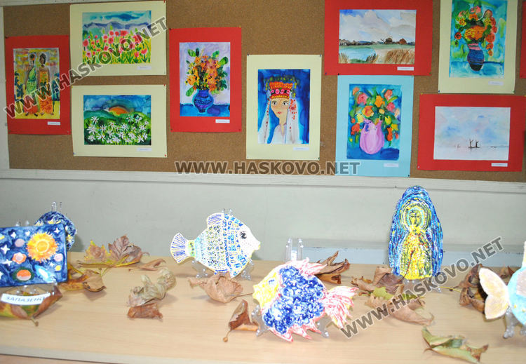 Млади художници от „Дъга“ показаха „Пъстри мигове“, предстои пленер в „Кенана“