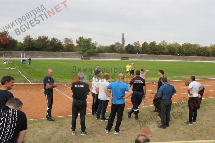 Изпитаха димитровградските огнеборци за бързина и издръжливост