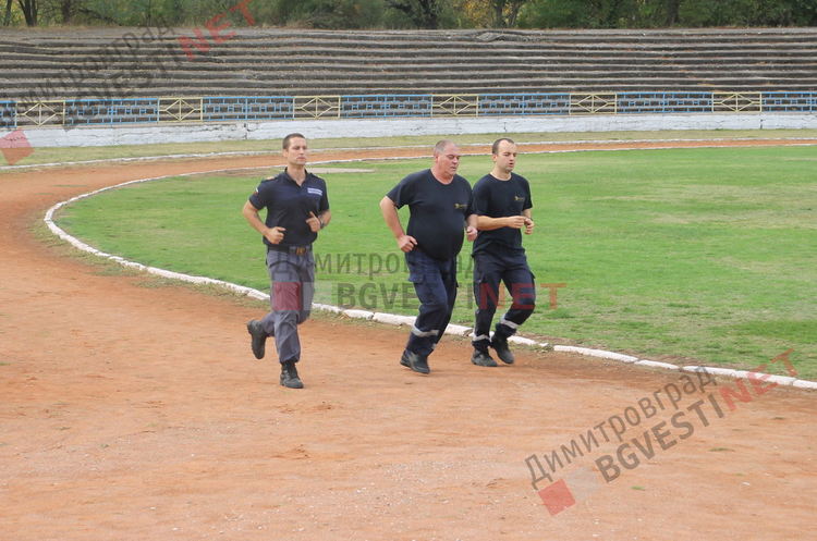 Изпитаха димитровградските огнеборци за бързина и издръжливост