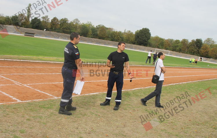 Изпитаха димитровградските огнеборци за бързина и издръжливост