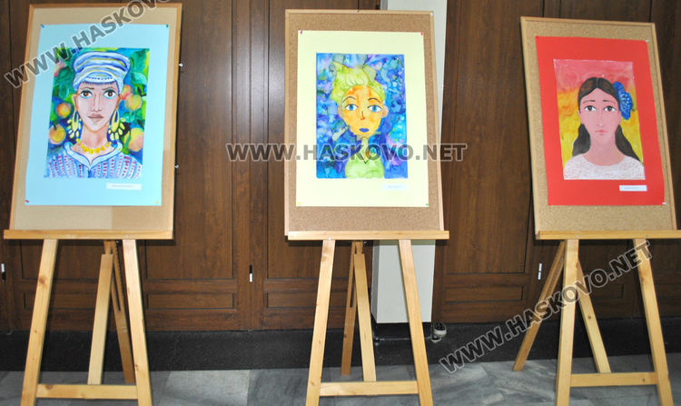 Млади художници от „Дъга“ показаха „Пъстри мигове“, предстои пленер в „Кенана“