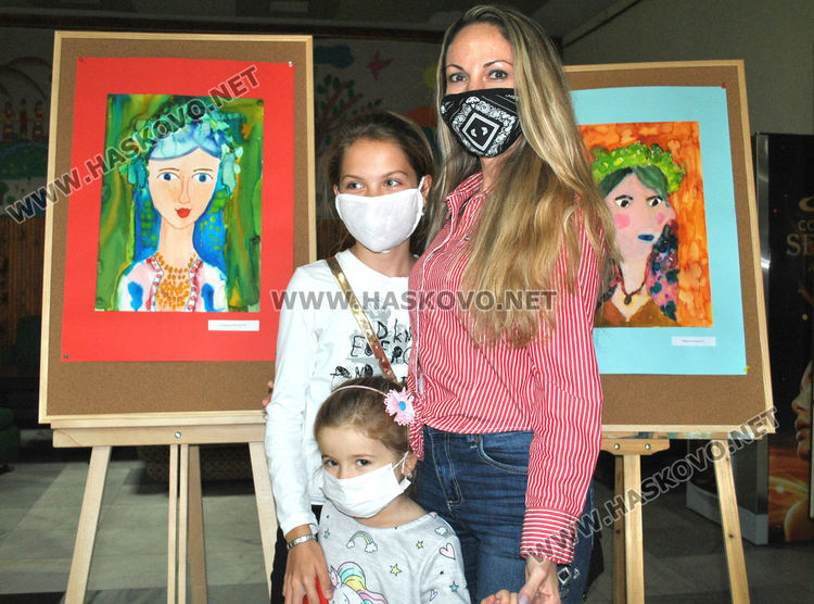 Млади художници от „Дъга“ показаха „Пъстри мигове“, предстои пленер в „Кенана“