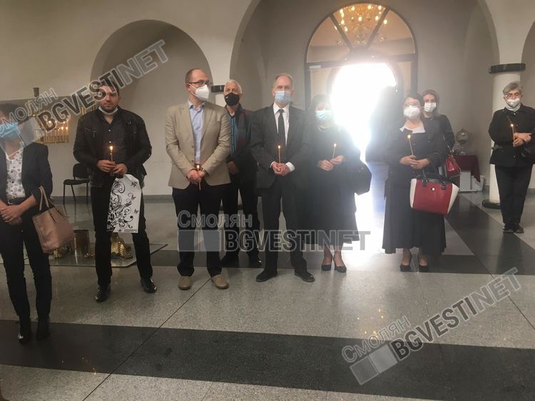 Удостоиха с награди лекарките-инфекционистки от смолянската болница. Те са бойците, които не само лекуват, но и запазиха отделението от инфекцията