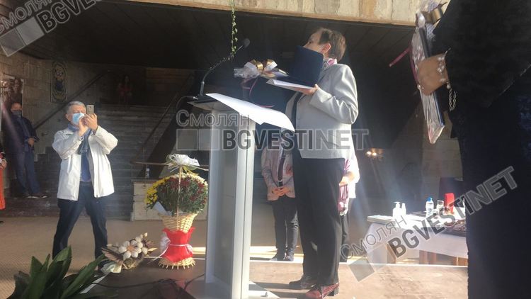 Удостоиха с награди лекарките-инфекционистки от смолянската болница. Те са бойците, които не само лекуват, но и запазиха отделението от инфекцията