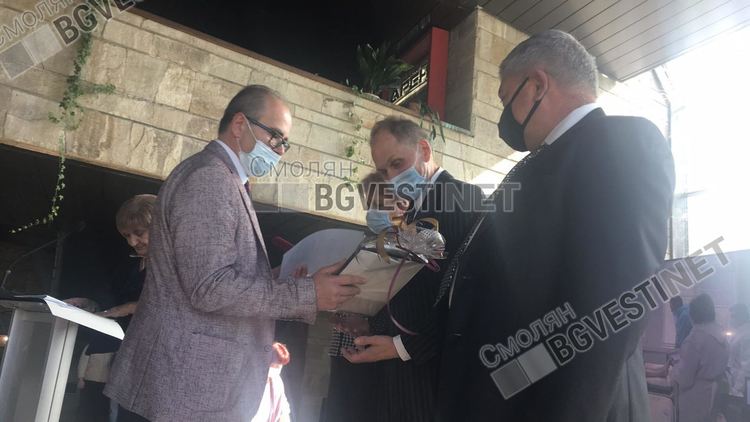 Удостоиха с награди лекарките-инфекционистки от смолянската болница. Те са бойците, които не само лекуват, но и запазиха отделението от инфекцията