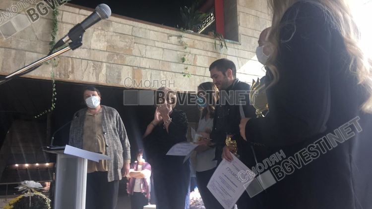 Удостоиха с награди лекарките-инфекционистки от смолянската болница. Те са бойците, които не само лекуват, но и запазиха отделението от инфекцията