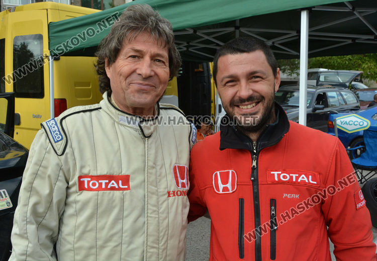 73-годишният Стоян Апостолов и хасковският механик Мирослав Димитров