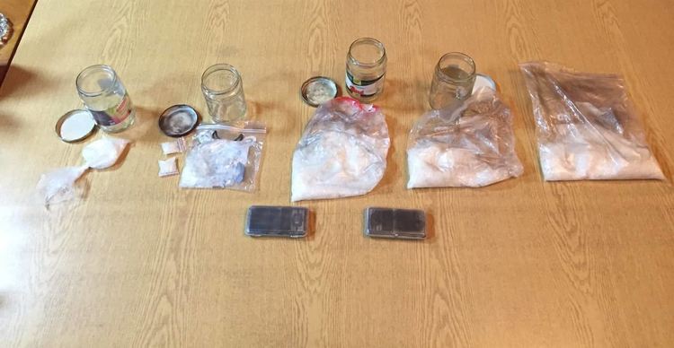 Задържаха работник на траурна агенция с кокаин