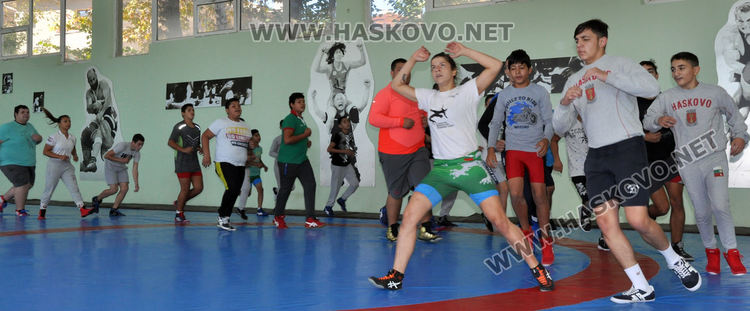 Още 3 медала за хасковските борци от държавното в Ловеч